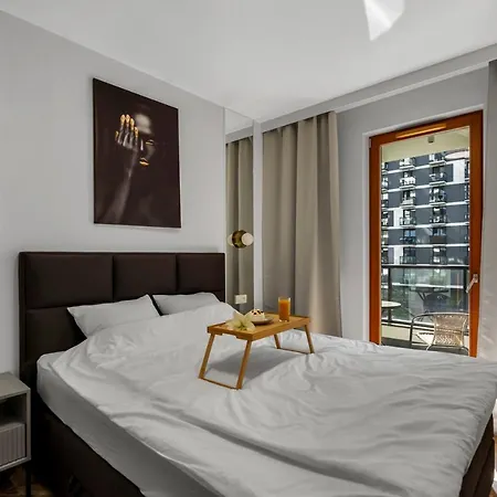 Kasprzaka 29a Business N1 - Parking, Balcony, Targi Expo - By Rentujemy アパート