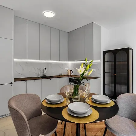 Kasprzaka 29A Business Apartments N1 - Parking, Balcony, Targi Expo - By Rentujemy * Warsaw